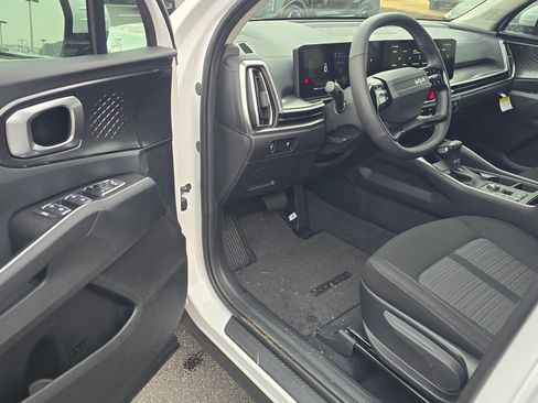 New 2026 Kia Sorento LX image 9
