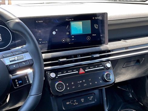 Certified 2025 Hyundai Tucson Limited FWD image 8