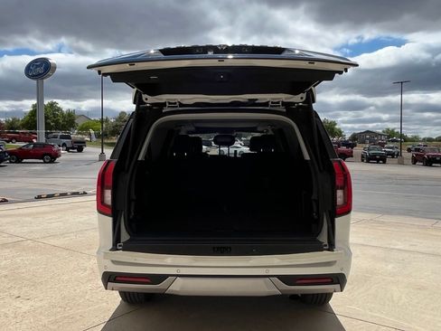 Used 2025 Ford Expedition Max Platinum AWD/4WD image 7