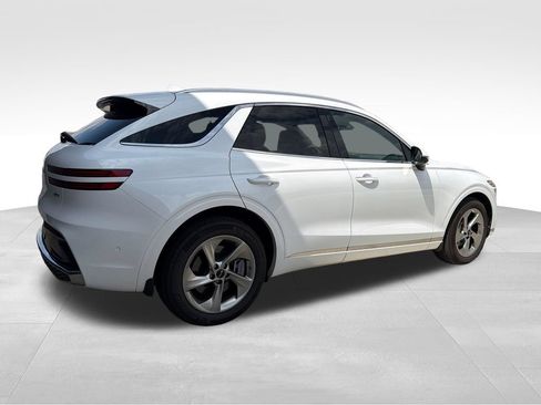 Certified 2026 Genesis GV70 2.5T Advanced AWD/4WD image 5