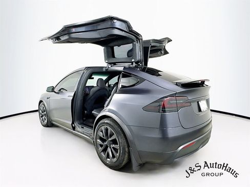 Used 2025 Tesla Model X Base image 5