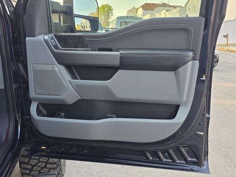 Used 2025 Ford F250 XLT w/ Black Appearance Package image 39