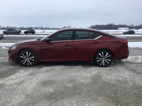 Used 2021 Nissan Altima 2.5 SR w/ SR Premium Package image 6