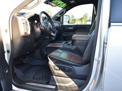 Used 2022 Chevrolet Silverado 2500 High Country w/ Z71 Off-Road Package image 12