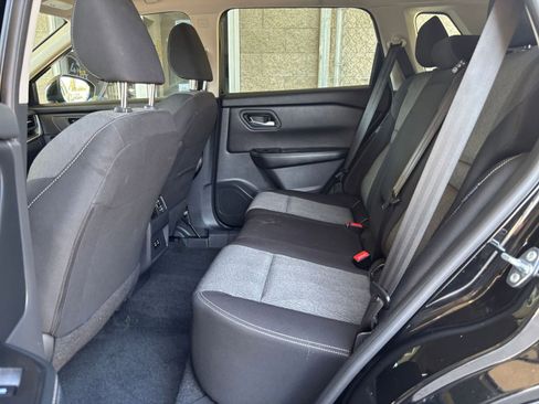 Used 2025 Nissan Rogue SV FWD image 28