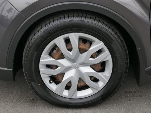 Used 2019 Toyota C-HR LE image 10