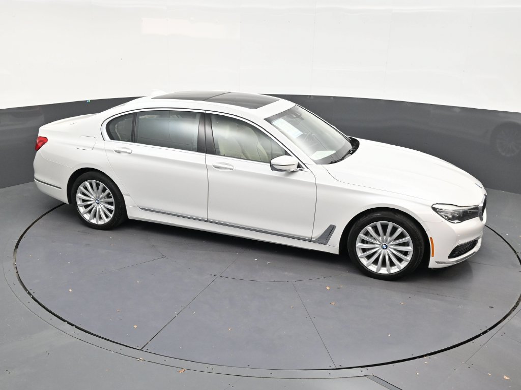 Used 2019 BMW 740i w/ Executive Package RWD image 15