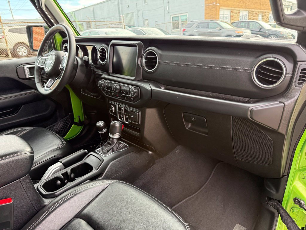 Used 2019 Jeep Wrangler Unlimited Sahara w/ Uconnect 4C Nav & Sound Group AWD/4WD image 29