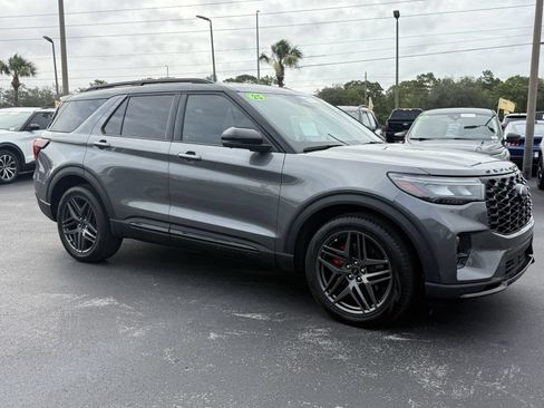 Certified 2025 Ford Explorer ST AWD/4WD image 2