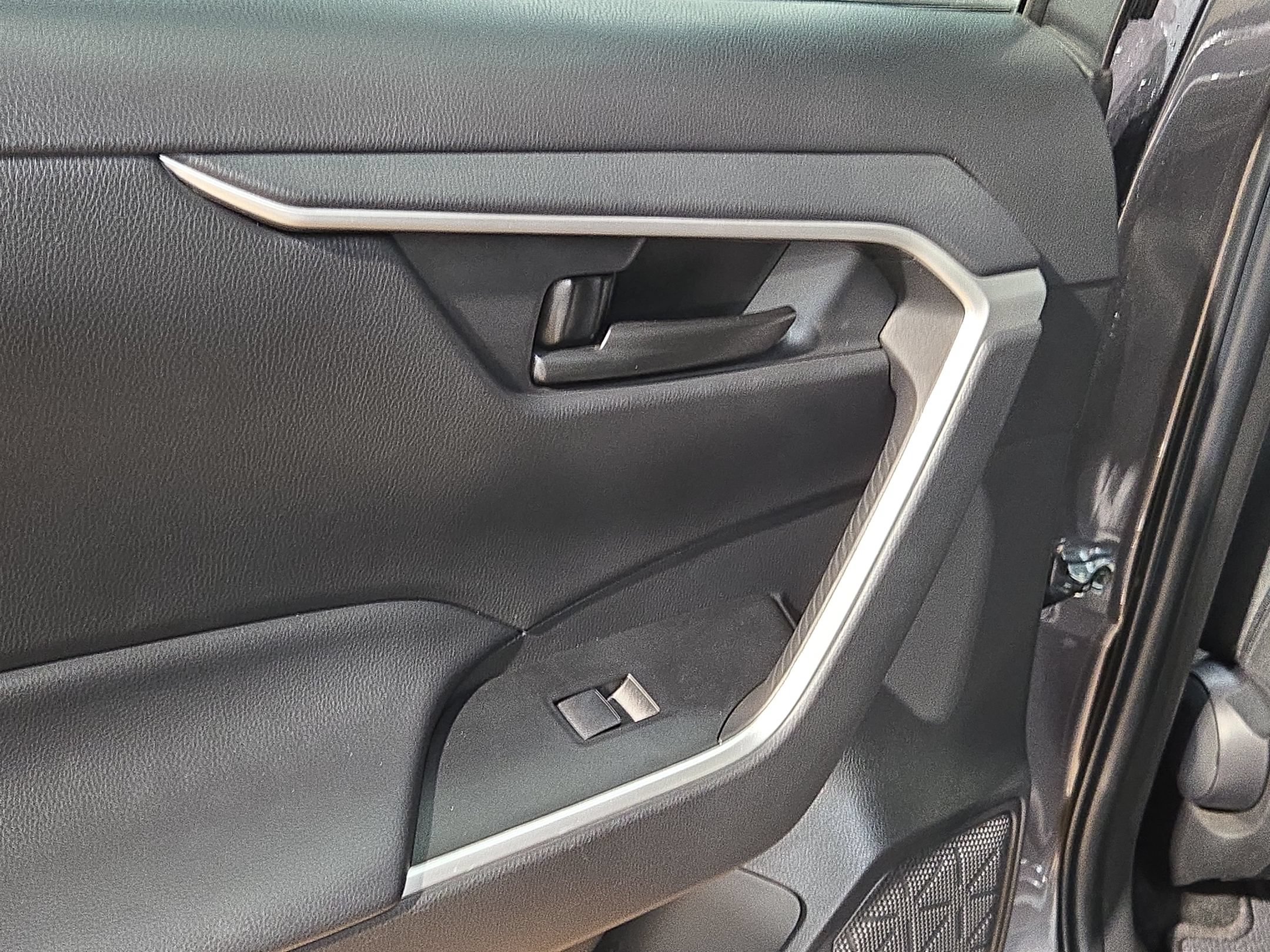 Used 2023 Toyota RAV4 LE FWD image 34