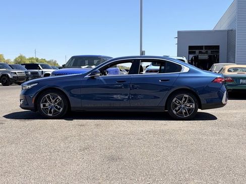 Used 2026 BMW 530i w/ Premium Package RWD image 9