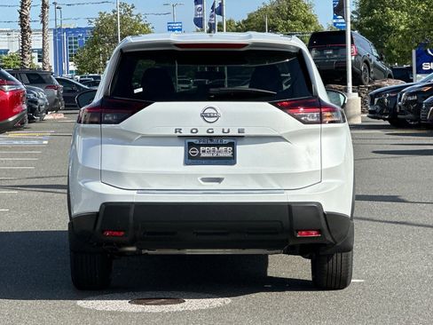 New 2026 Nissan Rogue SV w/ Cold Weather Package FWD image 5