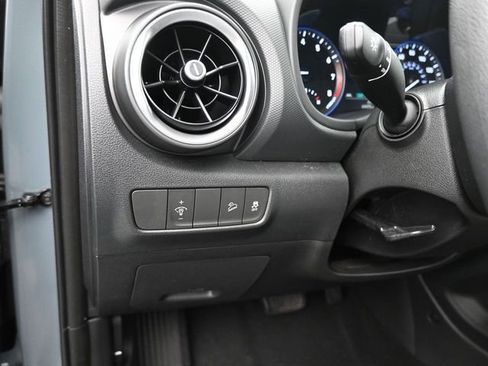 Used 2022 Hyundai Kona SE image 26