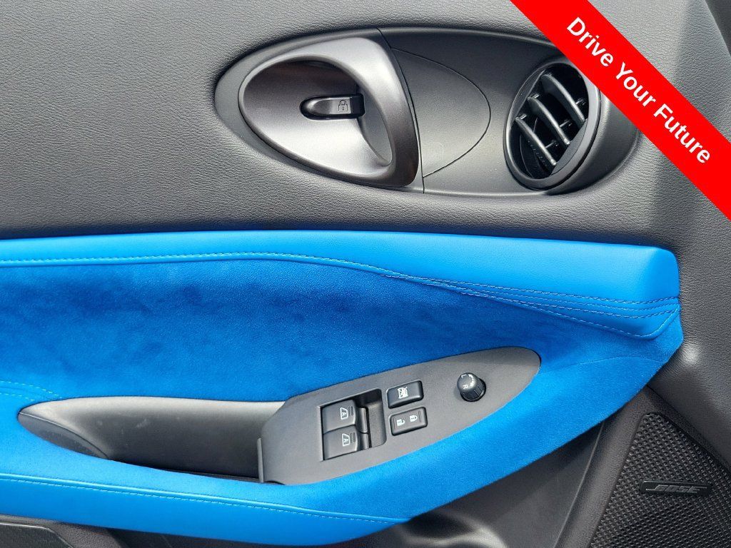 Used 2023 Nissan Z w/ Floor Mat Package (L93) RWD image 15