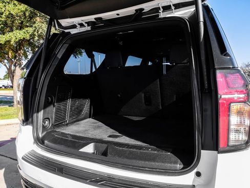 Used 2022 Chevrolet Suburban Premier image 56