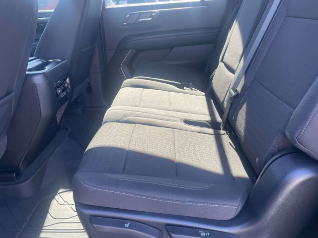 Used 2026 Chevrolet Suburban LS w/ LS Custom Edition RWD image 12
