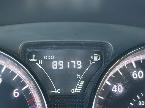 Used 2017 Nissan Versa SV image 30