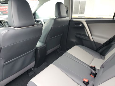 Used 2015 Toyota RAV4 Limited image 12