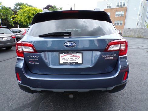 Used 2016 Subaru Outback 2.5i Limited AWD/4WD image 4