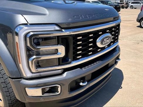 Used 2024 Ford F450 Platinum w/ FX4 Off-Road Package AWD/4WD image 31