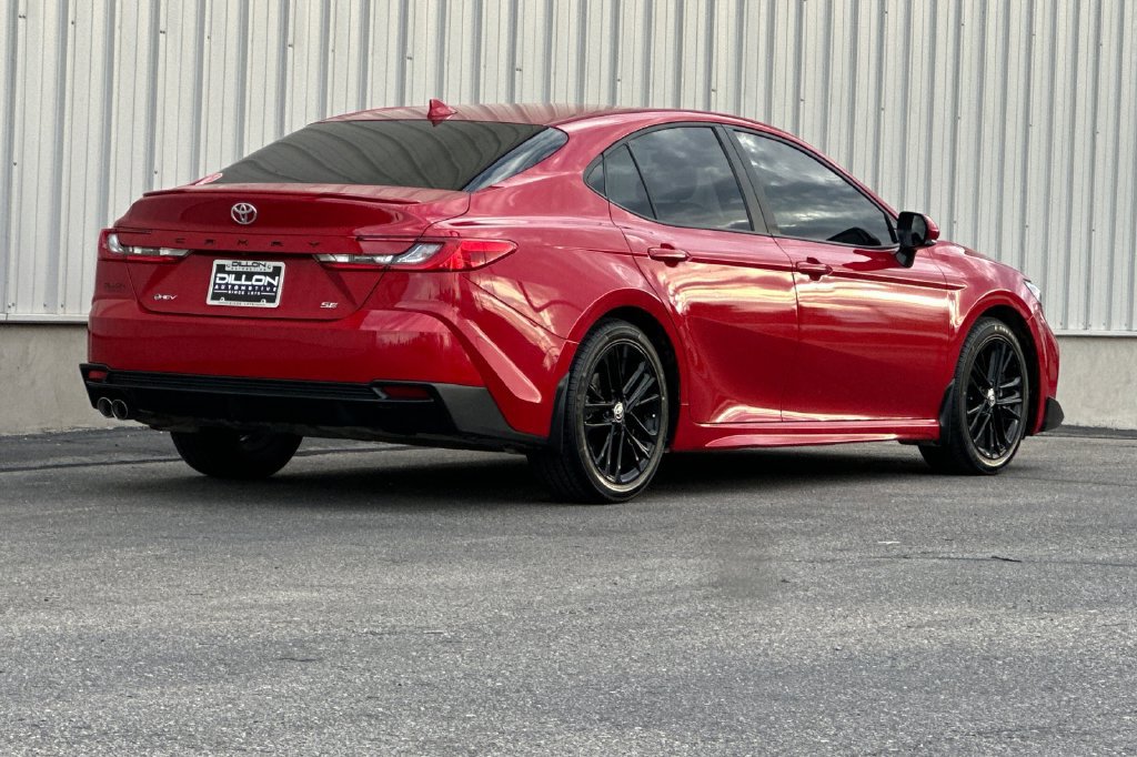 Used 2025 Toyota Camry SE w/ Convenience Package FWD image 8