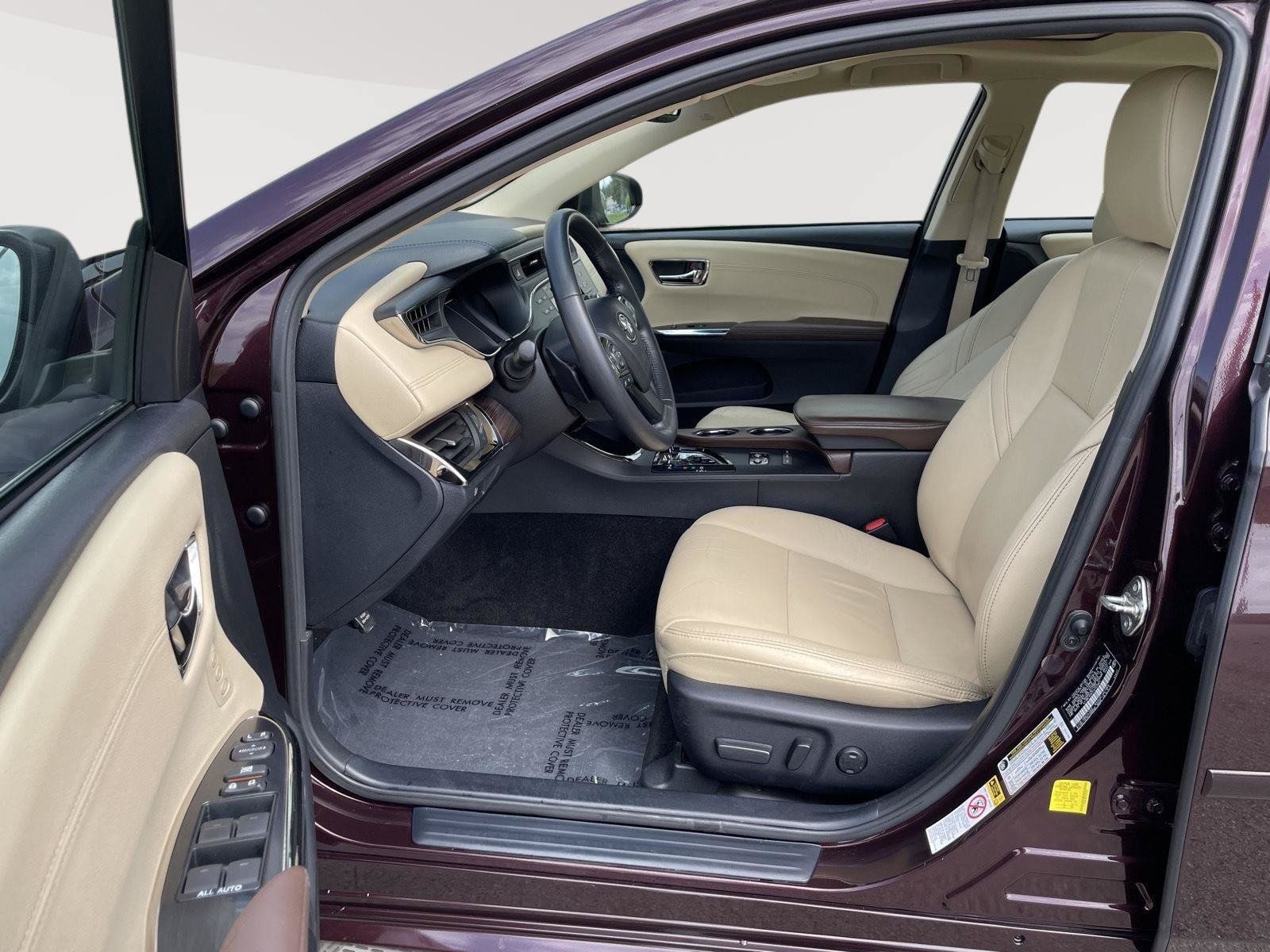 Used 2015 Toyota Avalon XLE Touring FWD image 3
