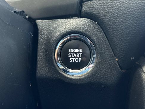 Used 2024 Toyota RAV4 XLE FWD image 33