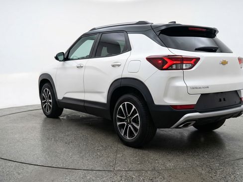 Used 2025 Chevrolet TrailBlazer LT FWD image 6