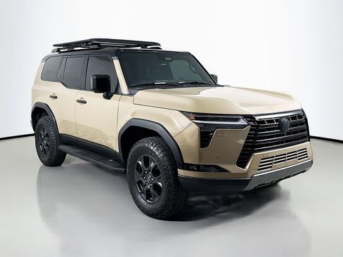 Used 2024 Lexus GX 550 image 3