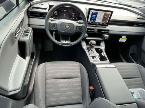 Used 2026 Toyota RAV4 SE AWD/4WD image 13