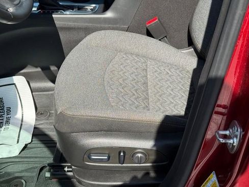 Used 2024 Chevrolet Equinox LT w/ LPO, Floor Liner Package FWD image 17