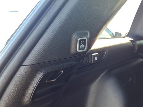 Used 2024 Jeep Grand Cherokee Limited image 19