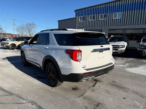 Used 2022 Ford Explorer XLT w/ Equipment Group 202A image 24