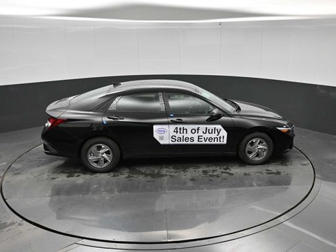 New 2026 Hyundai Elantra SE FWD image 31