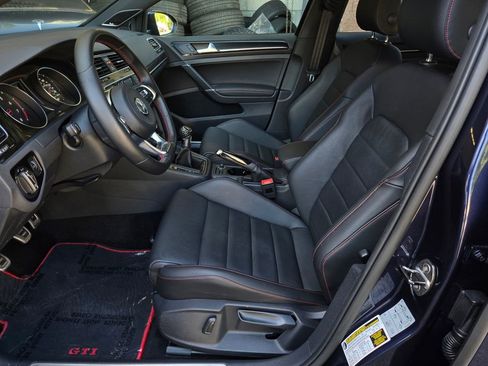 Used 2017 Volkswagen GTI SE FWD image 18