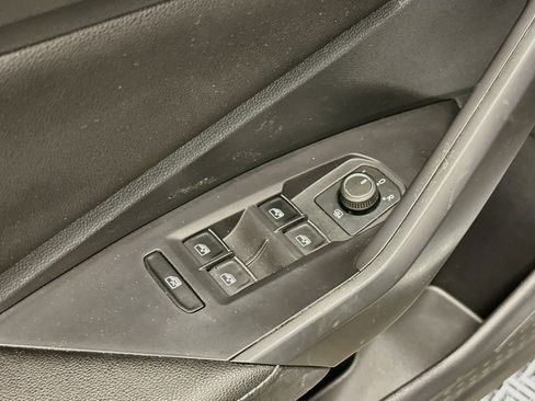 Used 2022 Volkswagen Jetta SE FWD image 15