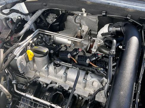 Used 2021 Volkswagen Jetta SE image 36