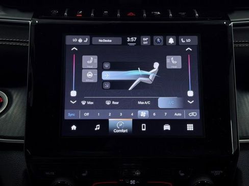 Used 2023 Jeep Grand Cherokee Laredo w/ Luxury Tech Group I AWD/4WD image 32