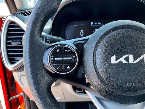 Used 2024 Kia Soul LX w/ Option Group 015 FWD image 23