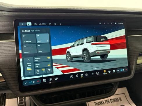 Used 2024 Rivian R1S Adventure AWD/4WD image 32