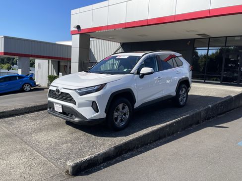 Certified 2024 Toyota RAV4 XLE w/ Convenience Package AWD/4WD image 4
