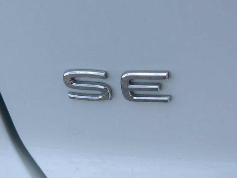 Used 2024 Volkswagen Atlas Cross Sport SE w/ Panoramic Sunroof Package FWD image 13