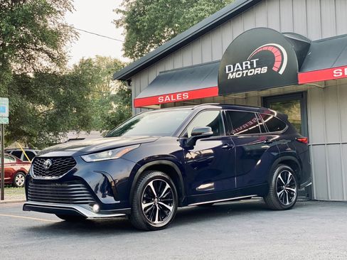 Used 2021 Toyota Highlander XSE image 3