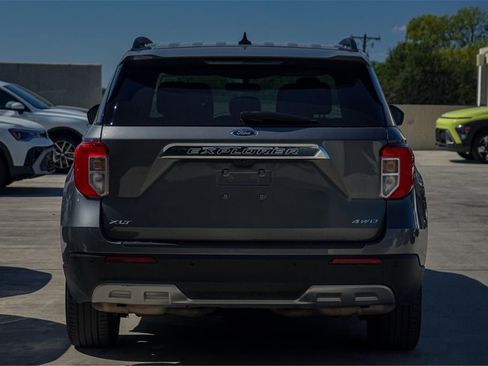 Used 2024 Ford Explorer XLT w/ Equipment Group 202A image 7