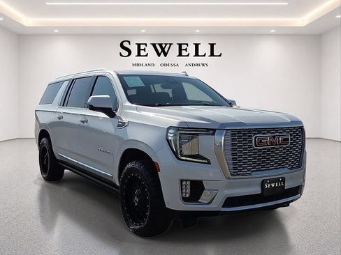 Used 2023 GMC Yukon XL Denali w/ Denali Reserve Package AWD/4WD image 6