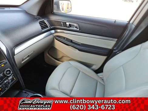 Used 2019 Ford Explorer XLT w/ Equipment Group 202A image 25