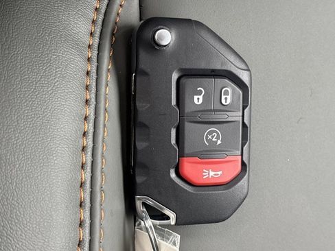 New 2026 Jeep Gladiator Mojave image 37