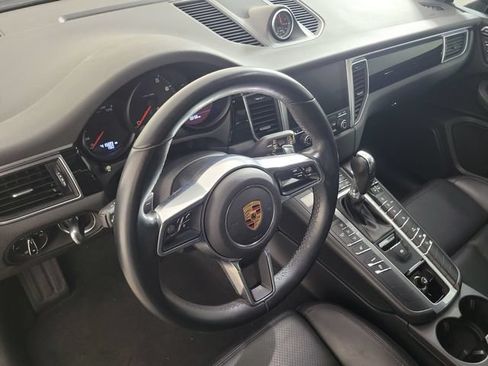 Used 2018 Porsche Macan AWD/4WD image 16