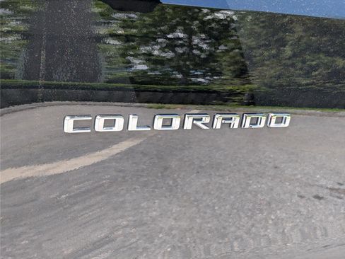 Used 2024 Chevrolet Colorado ZR2 w/ Technology Package AWD/4WD image 9