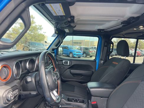 Used 2022 Jeep Gladiator Mojave w/ Trailer Tow Package image 24